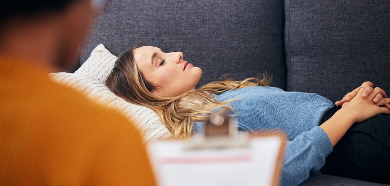 What-Is-Hypnosis-A-Simple-Guide-to-How-It-Works-and-What-It-Feels-Like